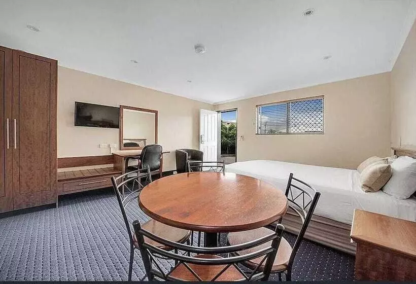 هتل Gladstone Capricorn Apartments