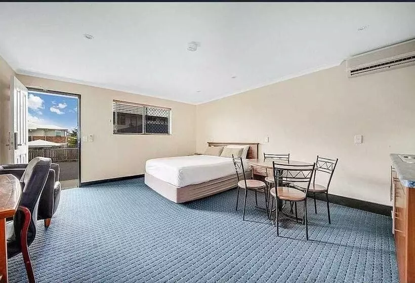 هتل Gladstone Capricorn Apartments