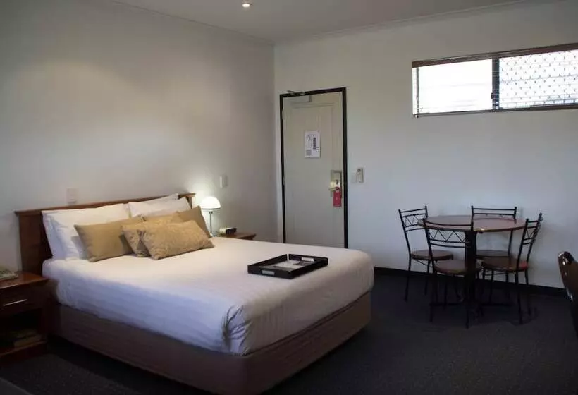 هتل Gladstone Capricorn Apartments