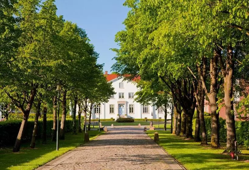 Hotelli & Gästehaus Gut Kaden