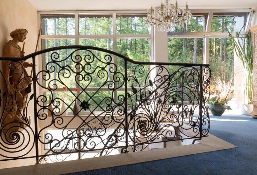 Отель Landhaus Berghof