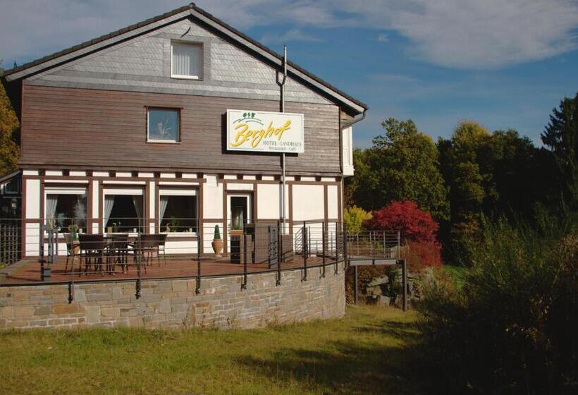 Отель Landhaus Berghof