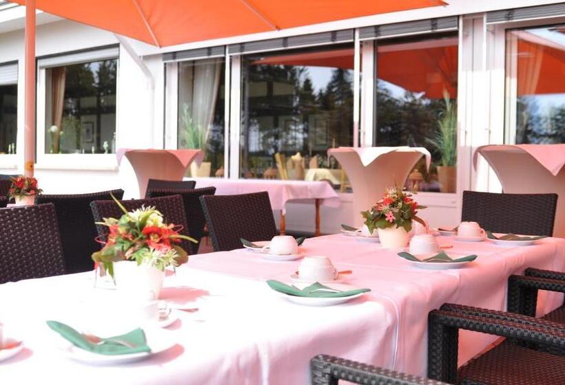 Отель Landhaus Berghof