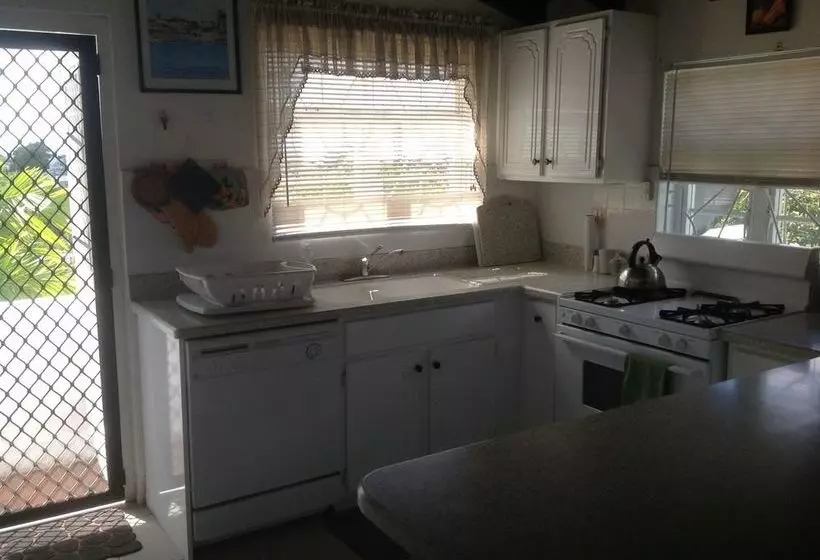 هتل Morris Apartments