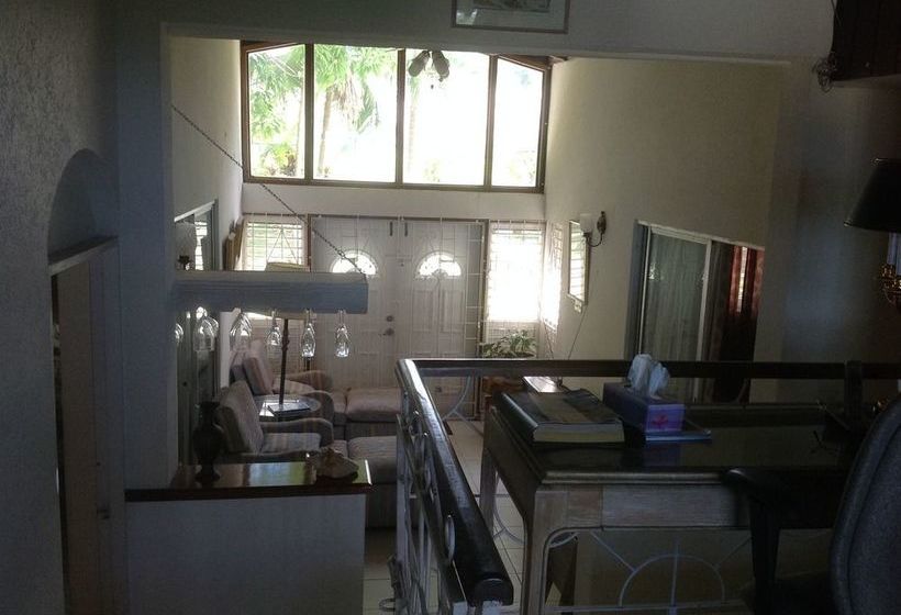 هتل Morris Apartments