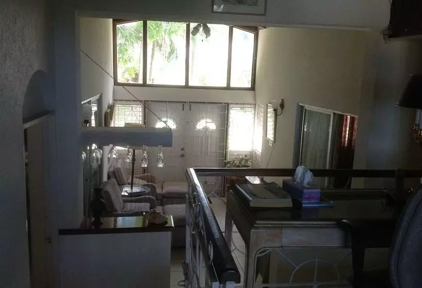 هتل Morris Apartments