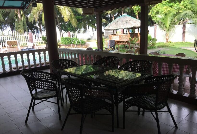 ホテル The Red Palm Resort