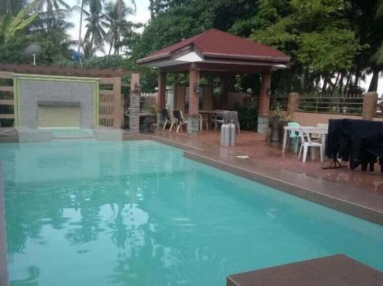ホテル The Red Palm Resort