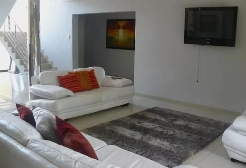 ペンション Ezulwini Guest House
