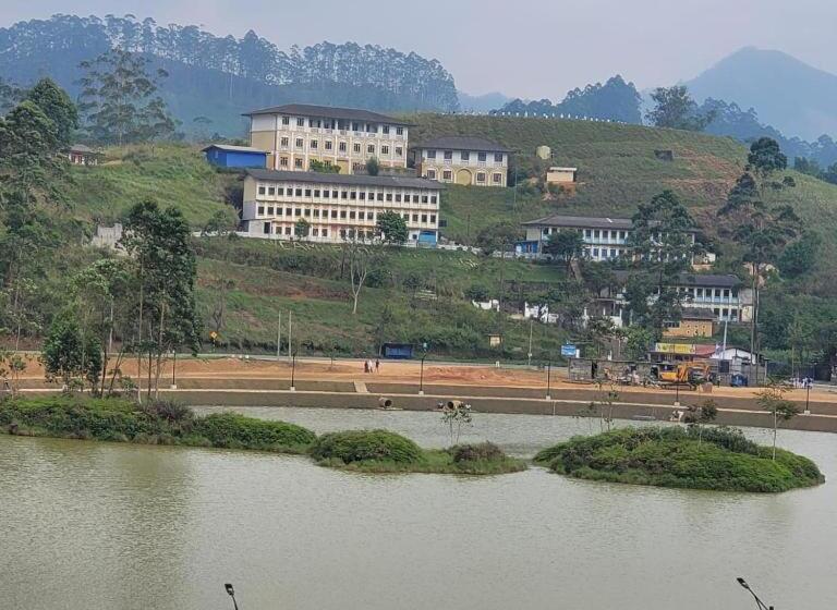 Vandrarhem The Hill Cool Cottage