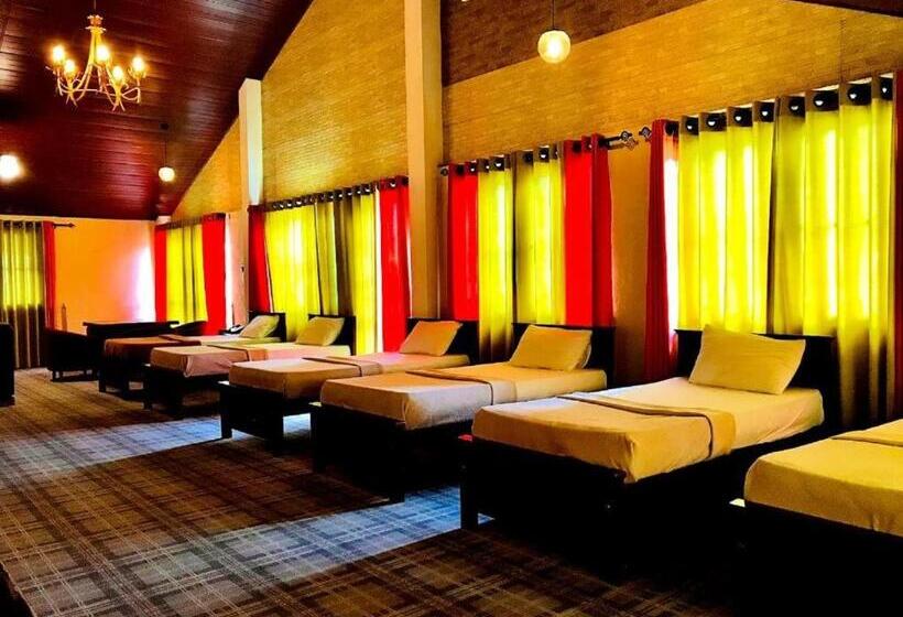 Vandrarhem The Hill Cool Cottage