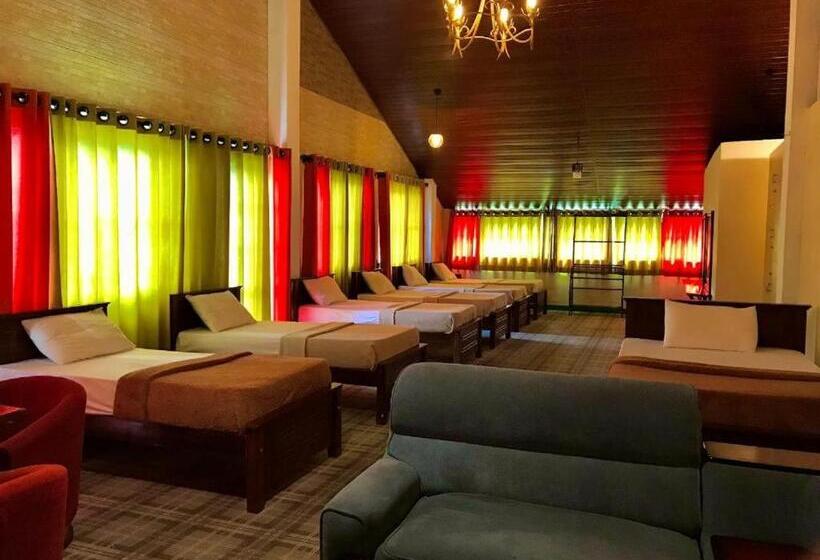 Vandrarhem The Hill Cool Cottage