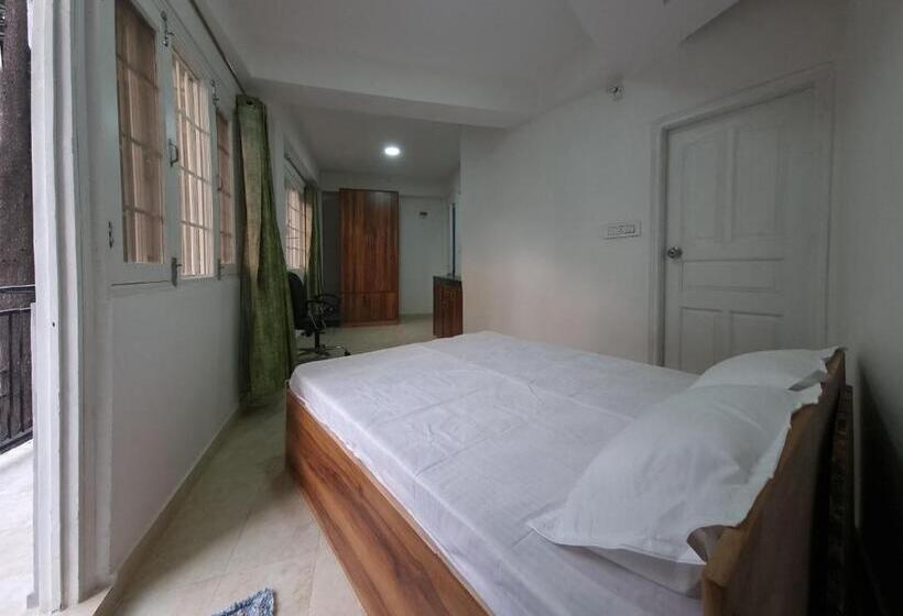 Общежитие Tiny Homestay Female Dormitory