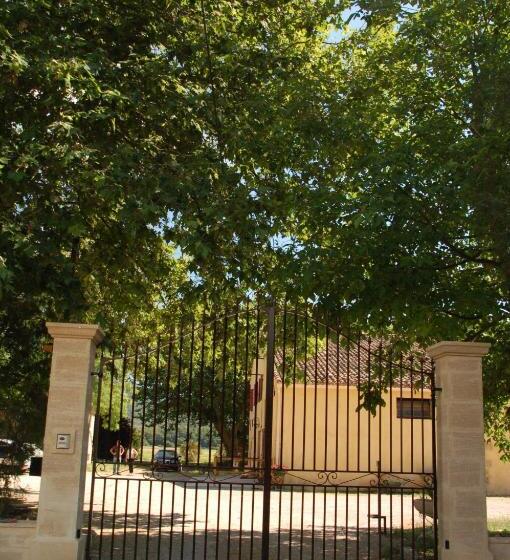 مبيت وإفطار Mas De La Sauline