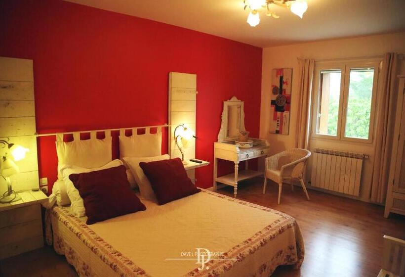 مبيت وإفطار Mas De La Sauline