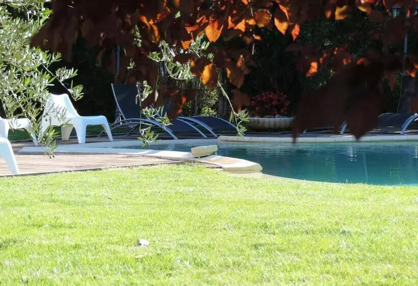 Aamiaismajoitus (B&B) Mas De La Sauline