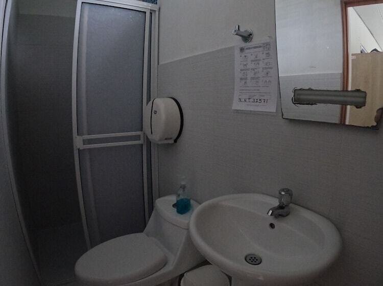 ホテル Posada Shang Giovys