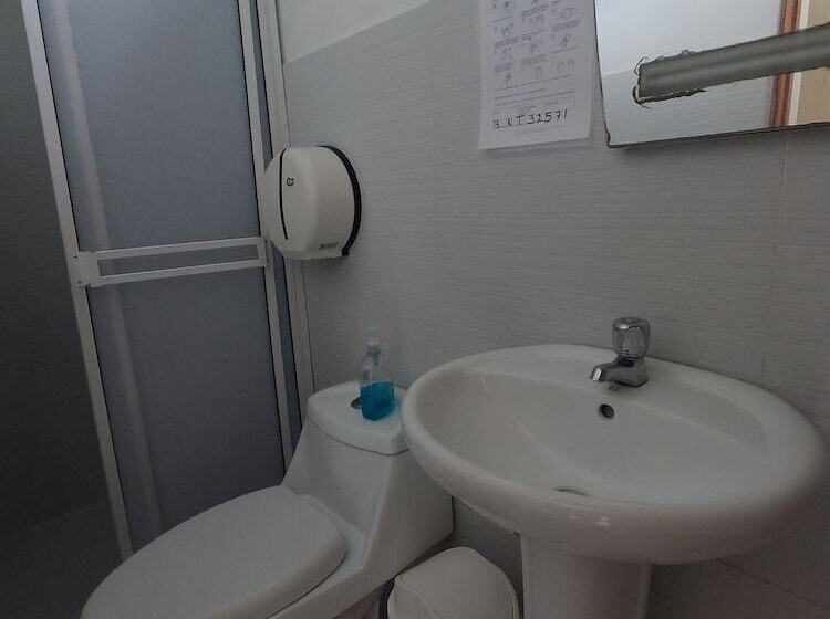 ホテル Posada Shang Giovys