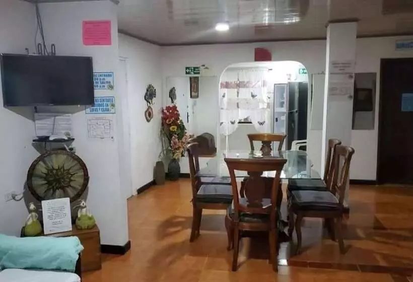 ホテル Posada Shang Giovys