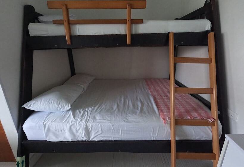 ホテル Posada Shang Giovys