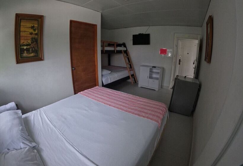 ホテル Posada Shang Giovys