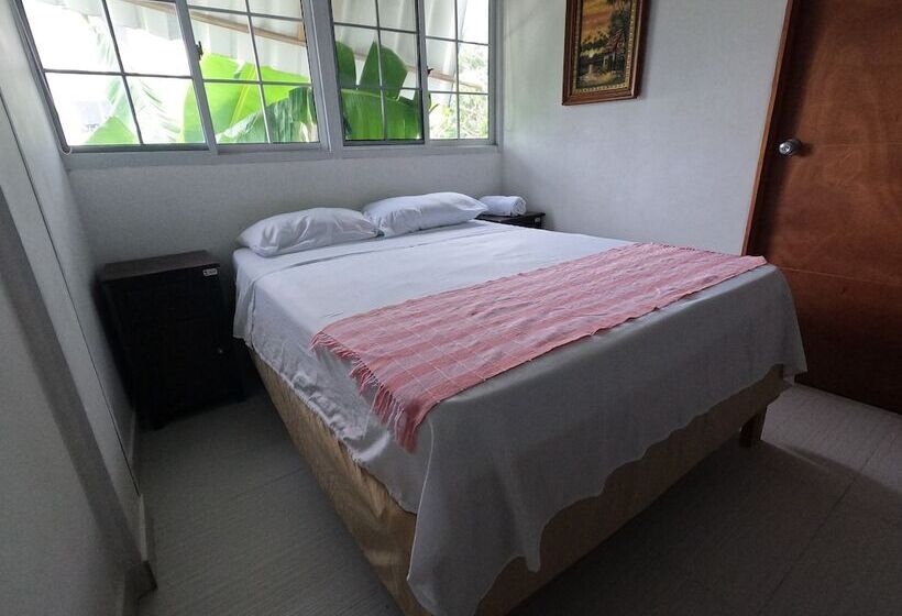 ホテル Posada Shang Giovys