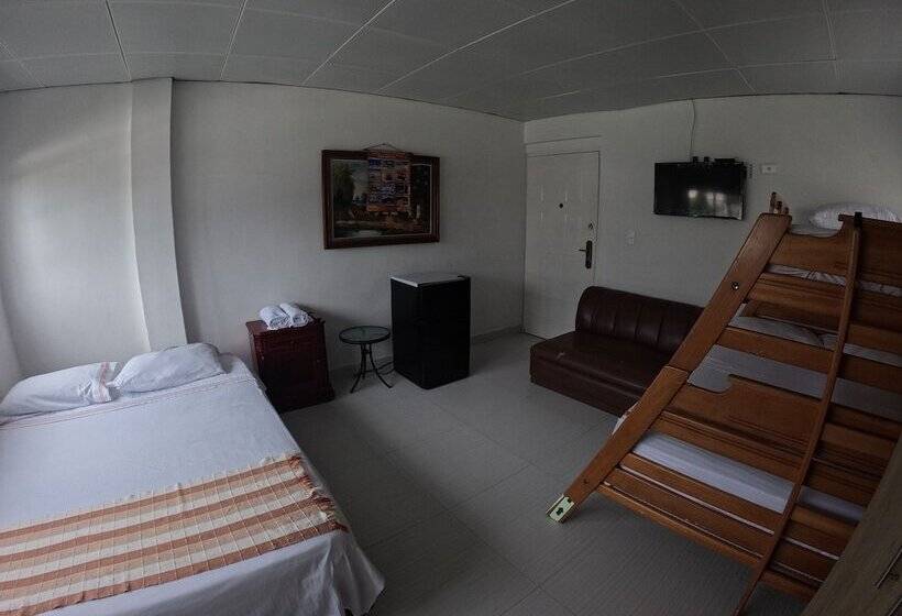 ホテル Posada Shang Giovys