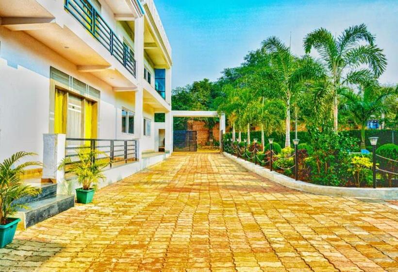 فندق Mangalam Inn