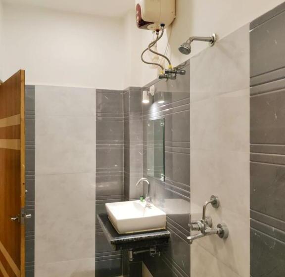 فندق Mangalam Inn