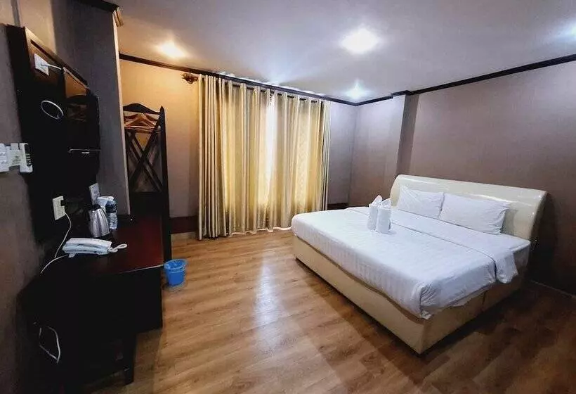 هتل Sinakhone Vientiane