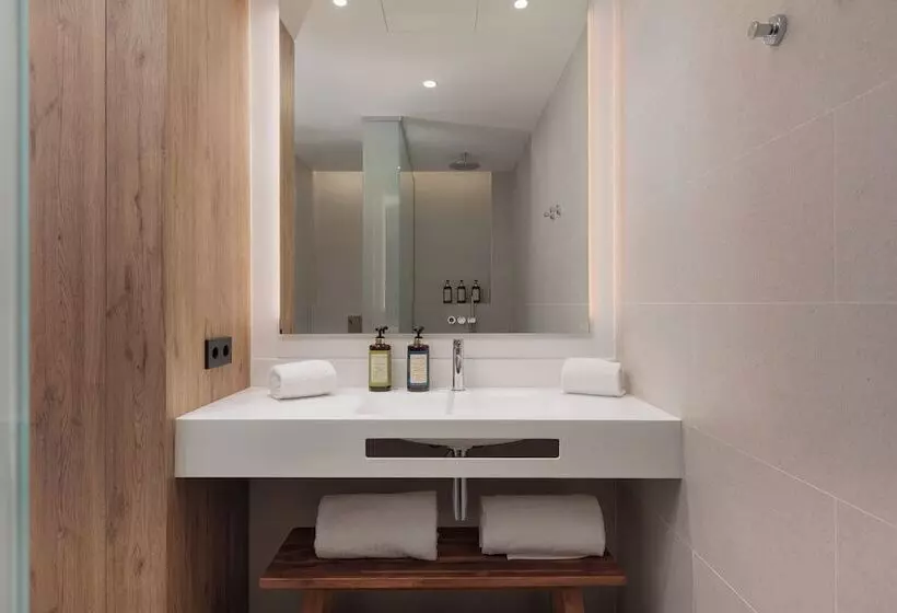 هتل Tembo Barcelona