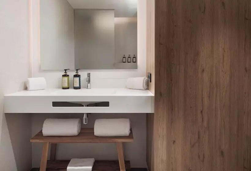 هتل Tembo Barcelona