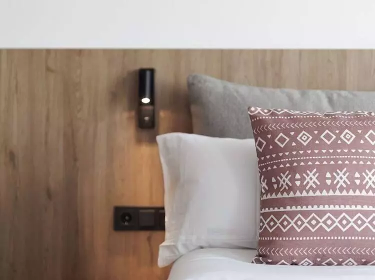 هتل Tembo Barcelona