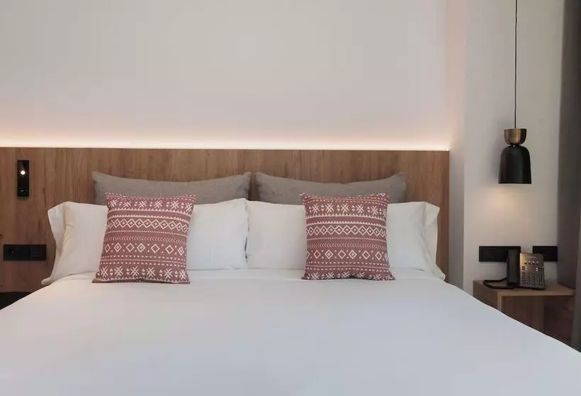 هتل Tembo Barcelona