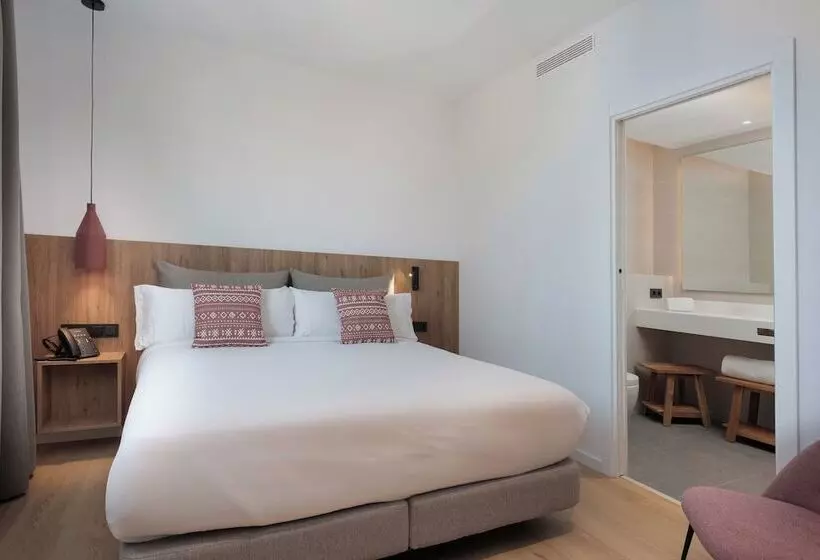 هتل Tembo Barcelona