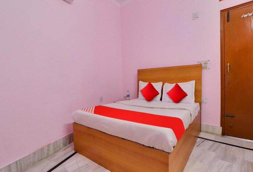 هتل Yug Residency