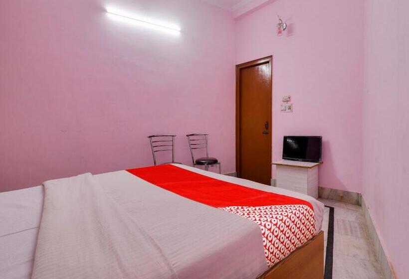 هتل Yug Residency