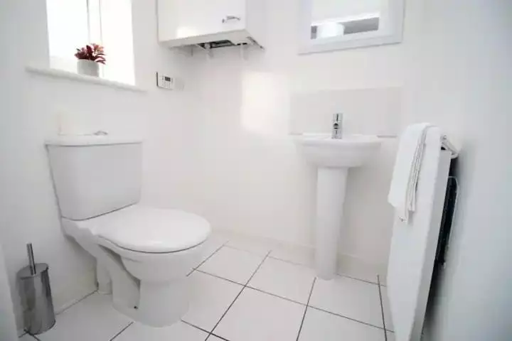 ペンション 4 Br | Free Parking | Garden