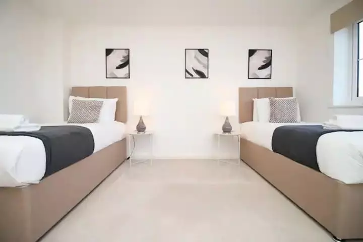 ペンション 4 Br | Free Parking | Garden