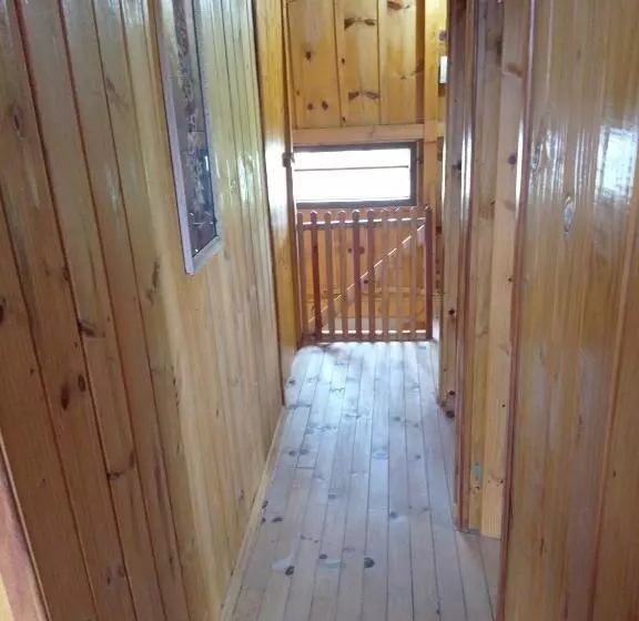 پانسیون Casa Inteira Com Piscina