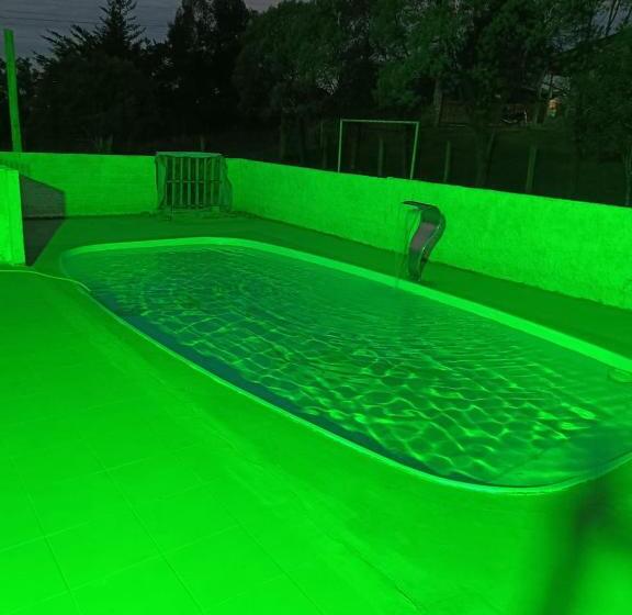 پانسیون Casa Inteira Com Piscina