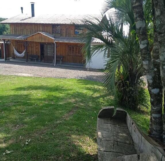 پانسیون Casa Inteira Com Piscina