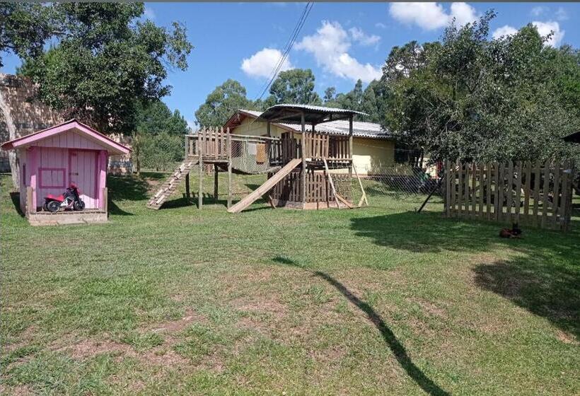 پانسیون Casa Inteira Com Piscina