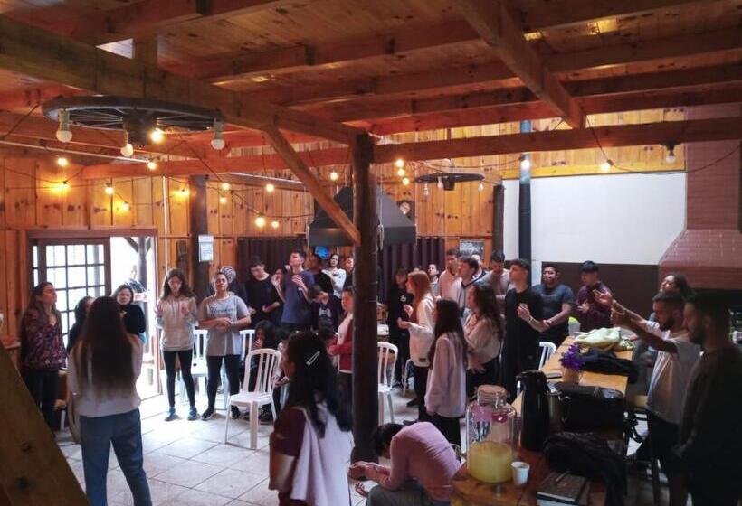 پانسیون Casa Inteira Com Piscina