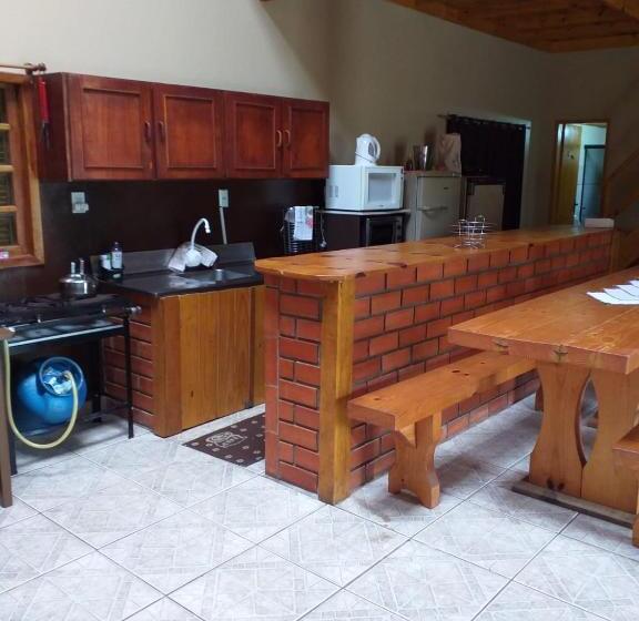 پانسیون Casa Inteira Com Piscina