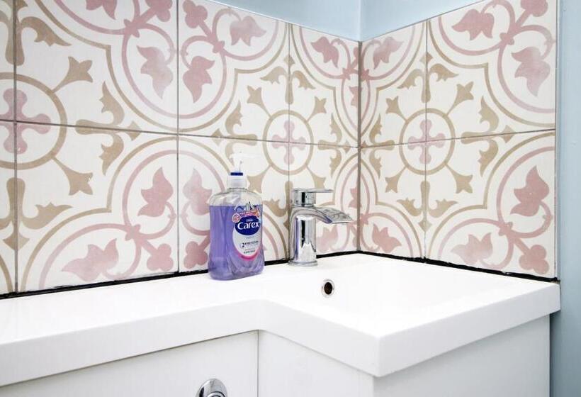 Majatalo Cohost Partners: Perfect Retreat In Bristol