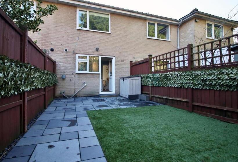 Majatalo Cohost Partners: Perfect Retreat In Bristol