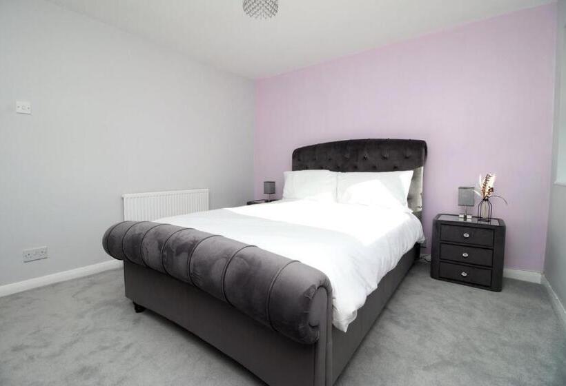 Majatalo Cohost Partners: Perfect Retreat In Bristol