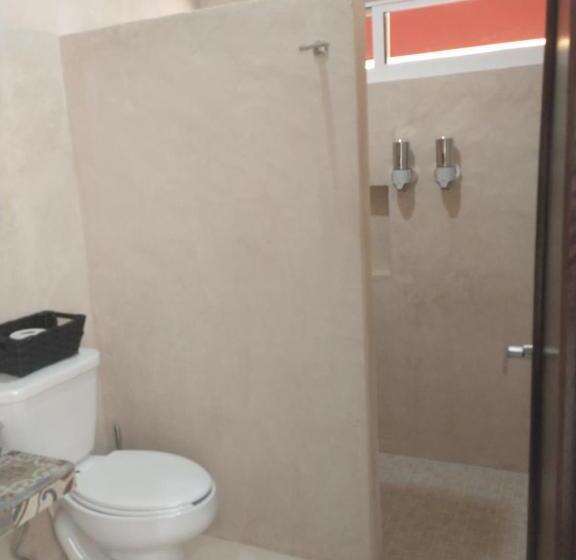 Pensionat Habitacion Kinich En Casa Nicté Há Valladolid