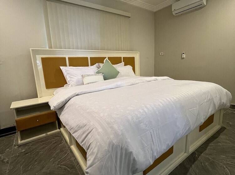 پانسیون Ocean Drive Beach Resort